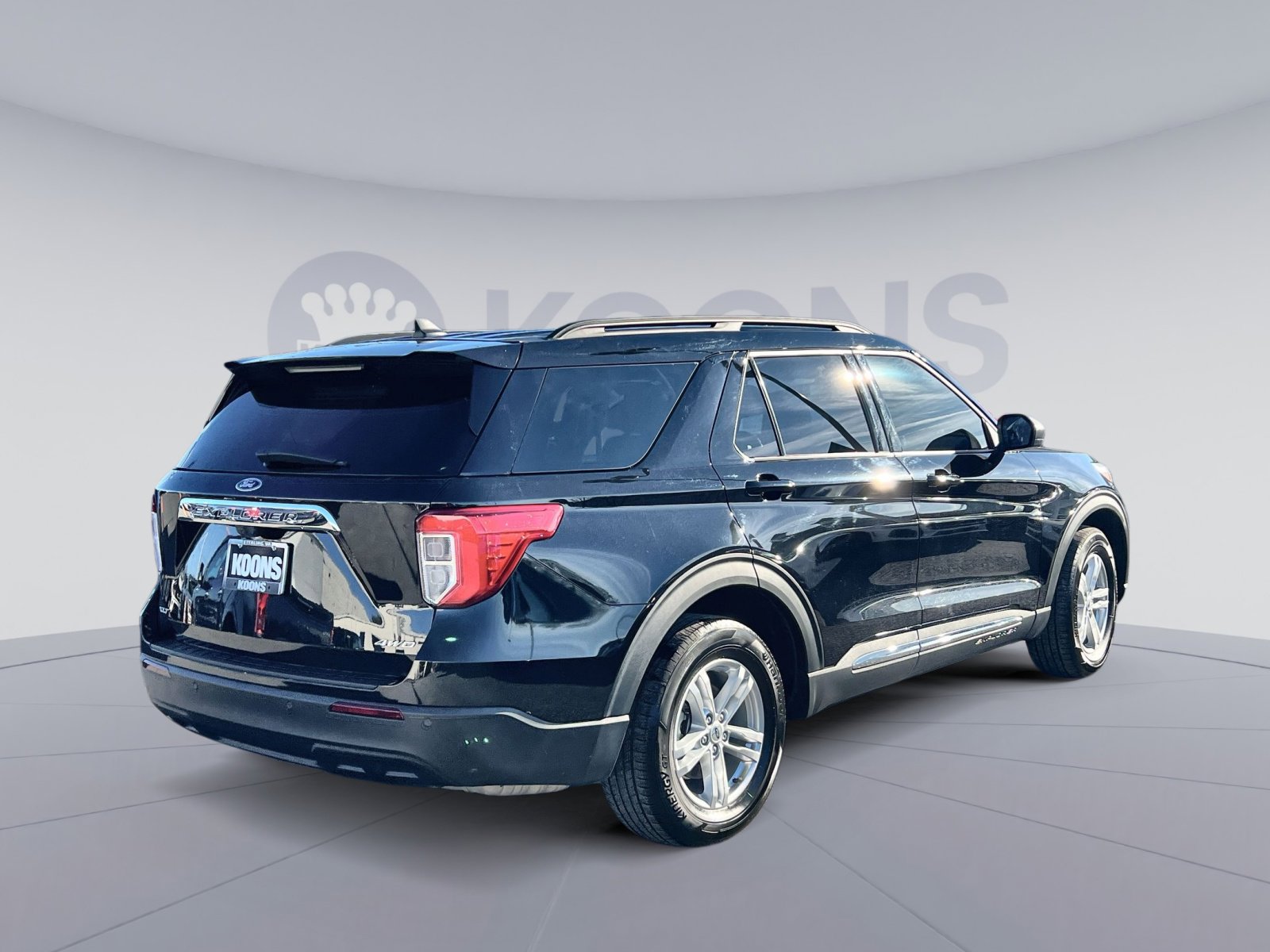 Certified 2023 Ford Explorer XLT image 7