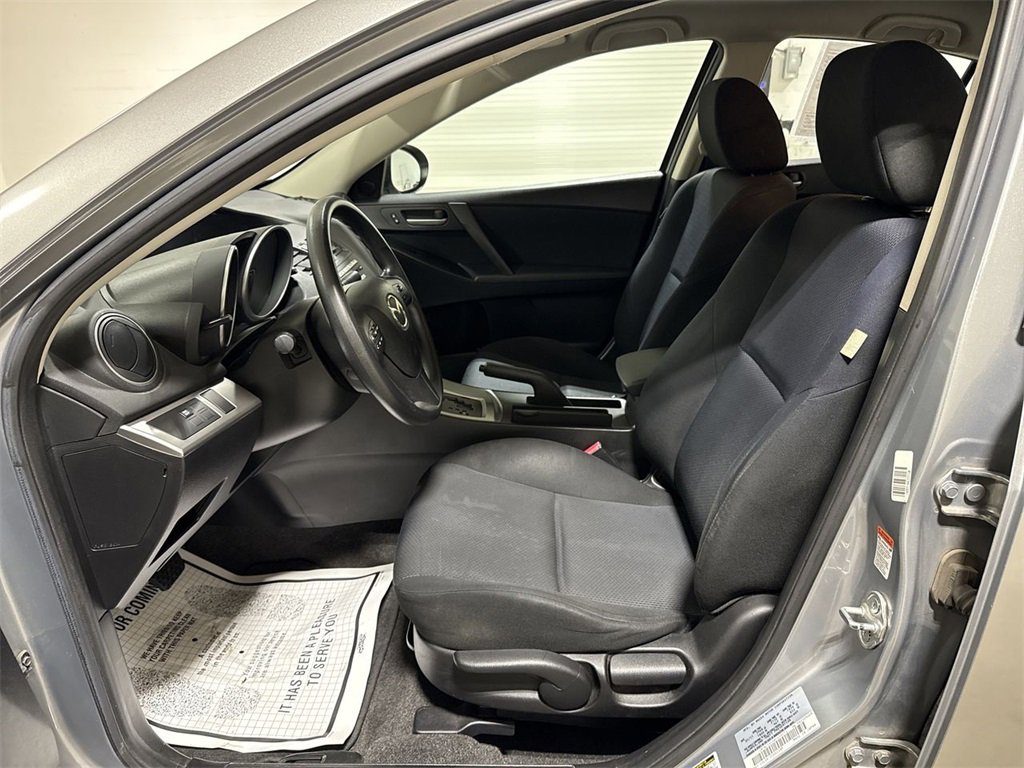 Used 2011 MAZDA MAZDA3 i Touring image 18