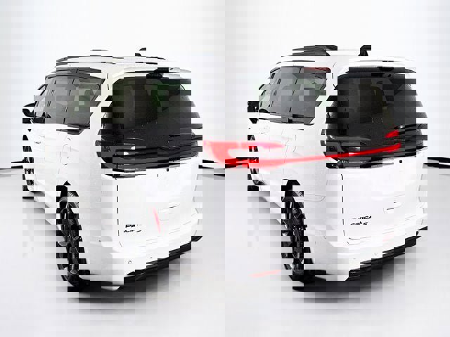 Used 2024 Chrysler Pacifica Touring-L w/ S Appearance Package image 7