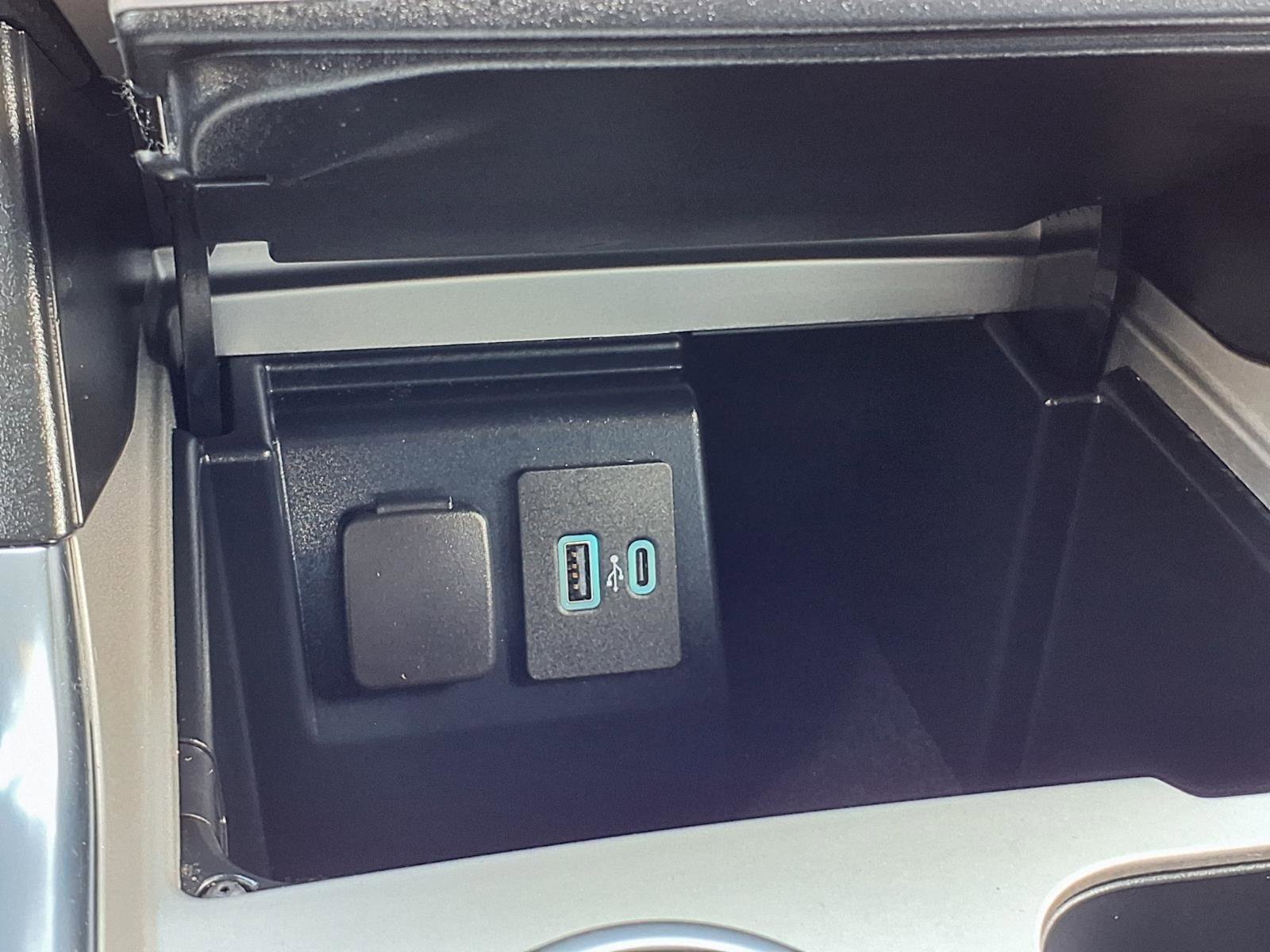 Used 2023 Ford Explorer XLT w/ Equipment Group 202A image 15