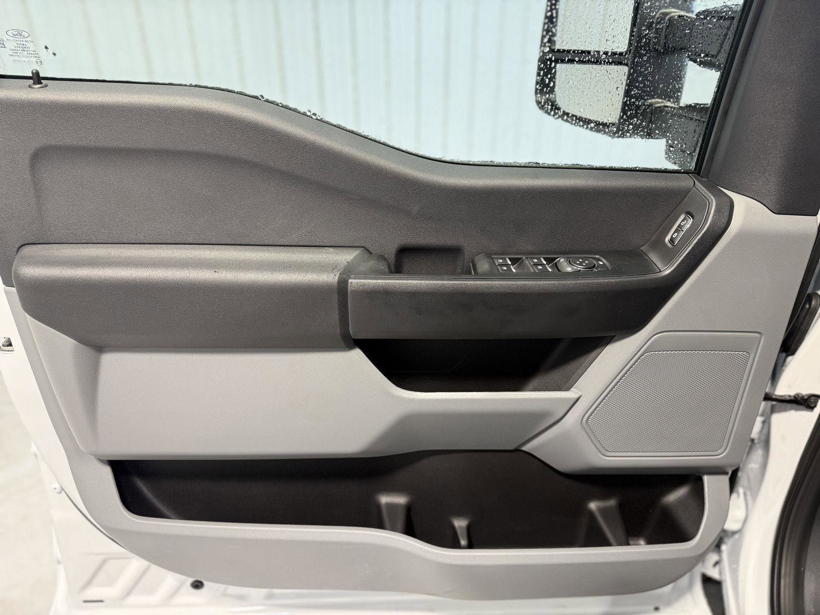 New 2026 Ford F350 XL w/ XL Chrome Package image 38