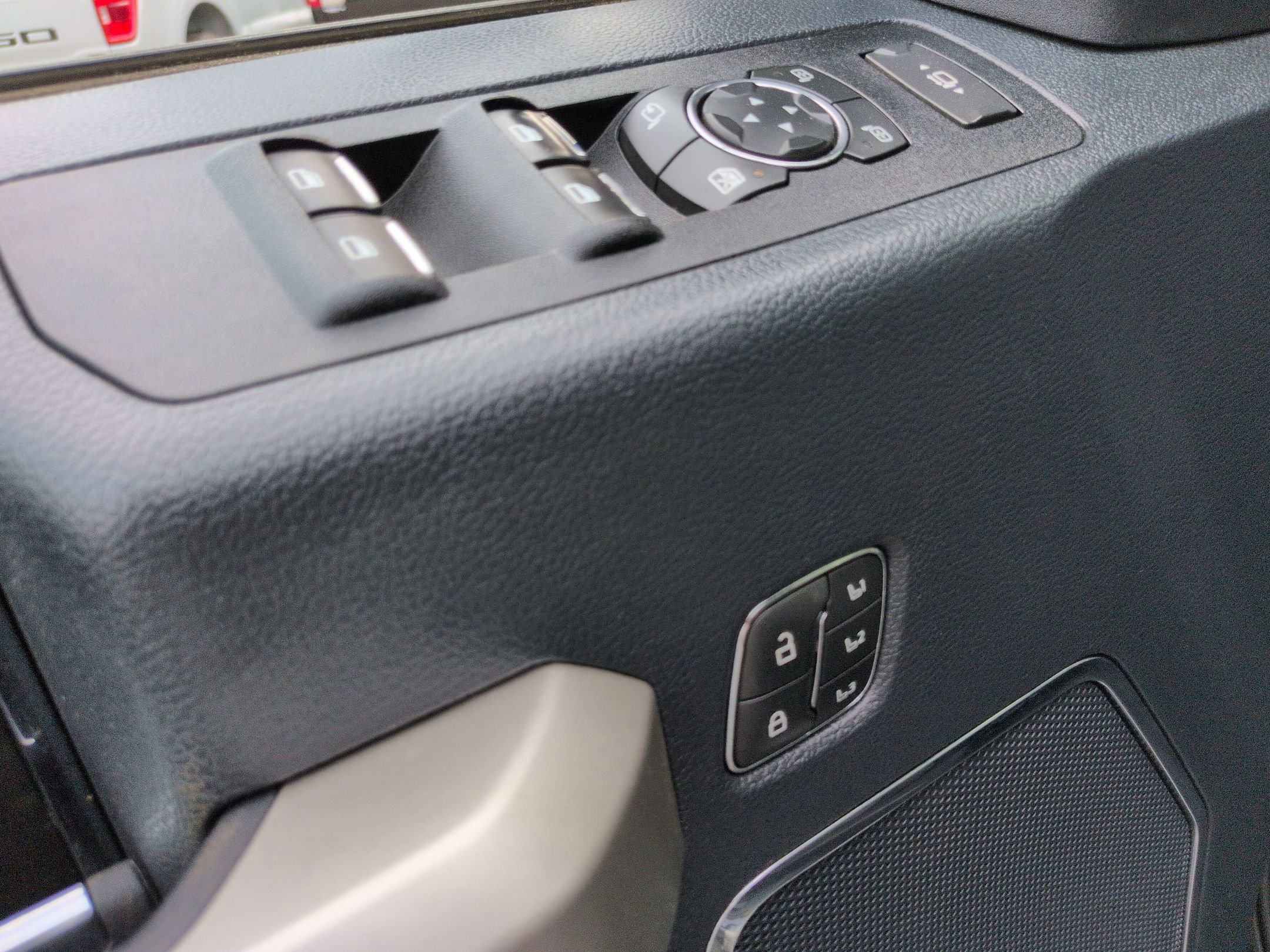 Certified 2022 Ford F350 Lariat w/ Black Appearance Package image 13