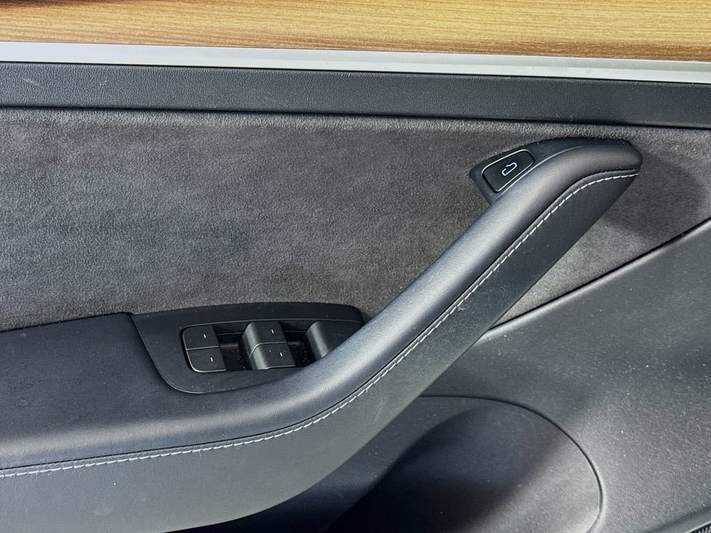 Used 2023 Tesla Model 3 Standard Range RWD image 10