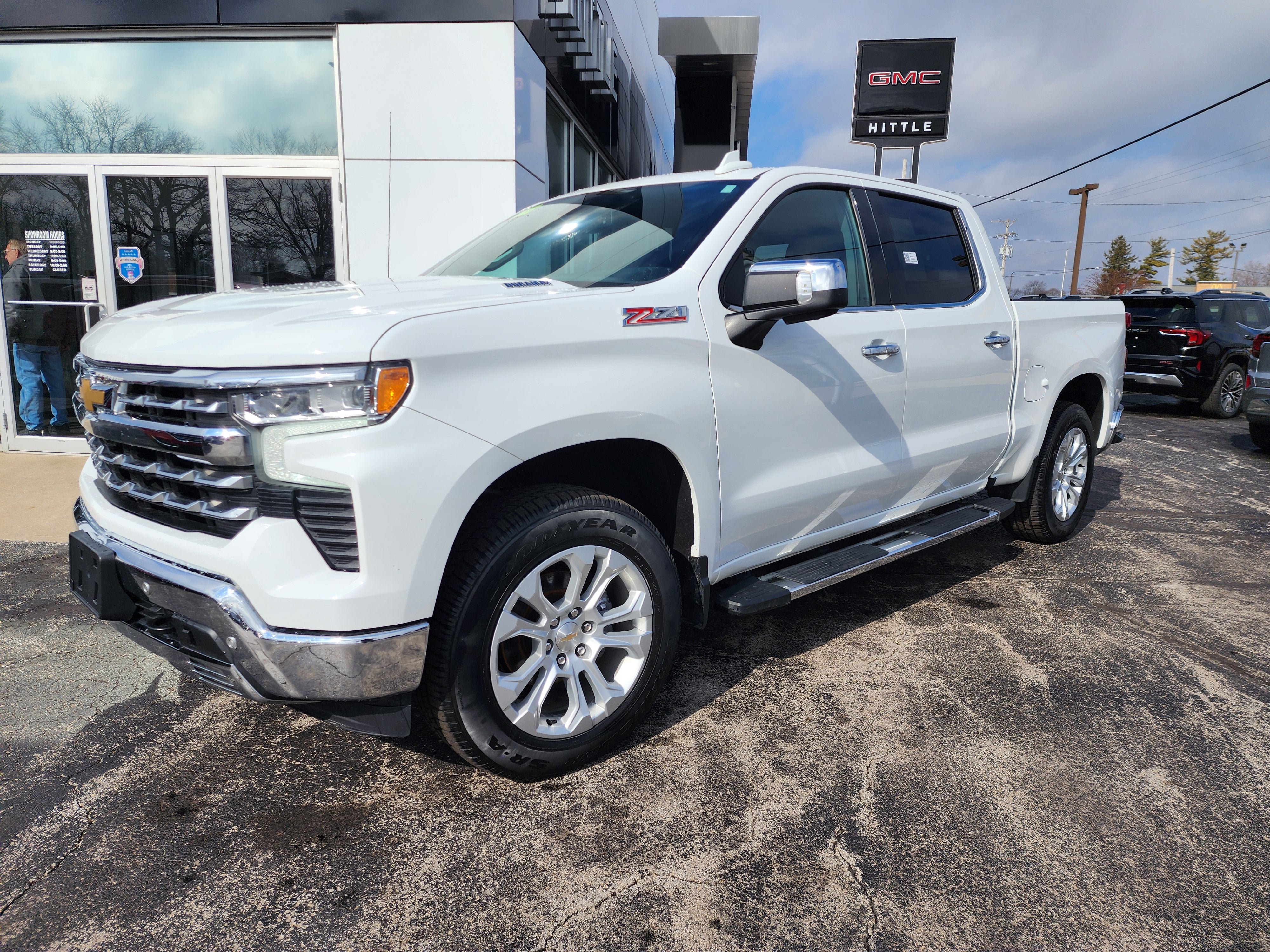 Used 2023 Chevrolet Silverado 1500 LTZ video 1