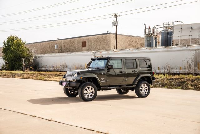 Used 2016 Jeep Wrangler Unlimited Sahara w/ Max Tow Package image 15