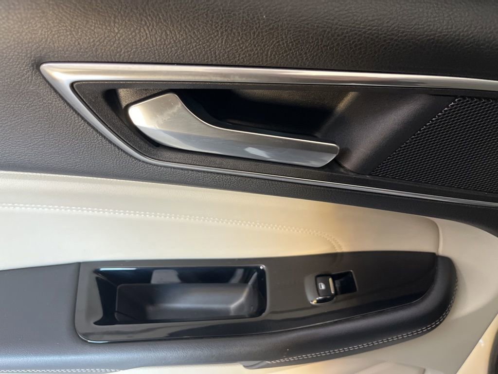 Used 2015 Ford Edge Titanium w/ Equipment Group 302A image 54