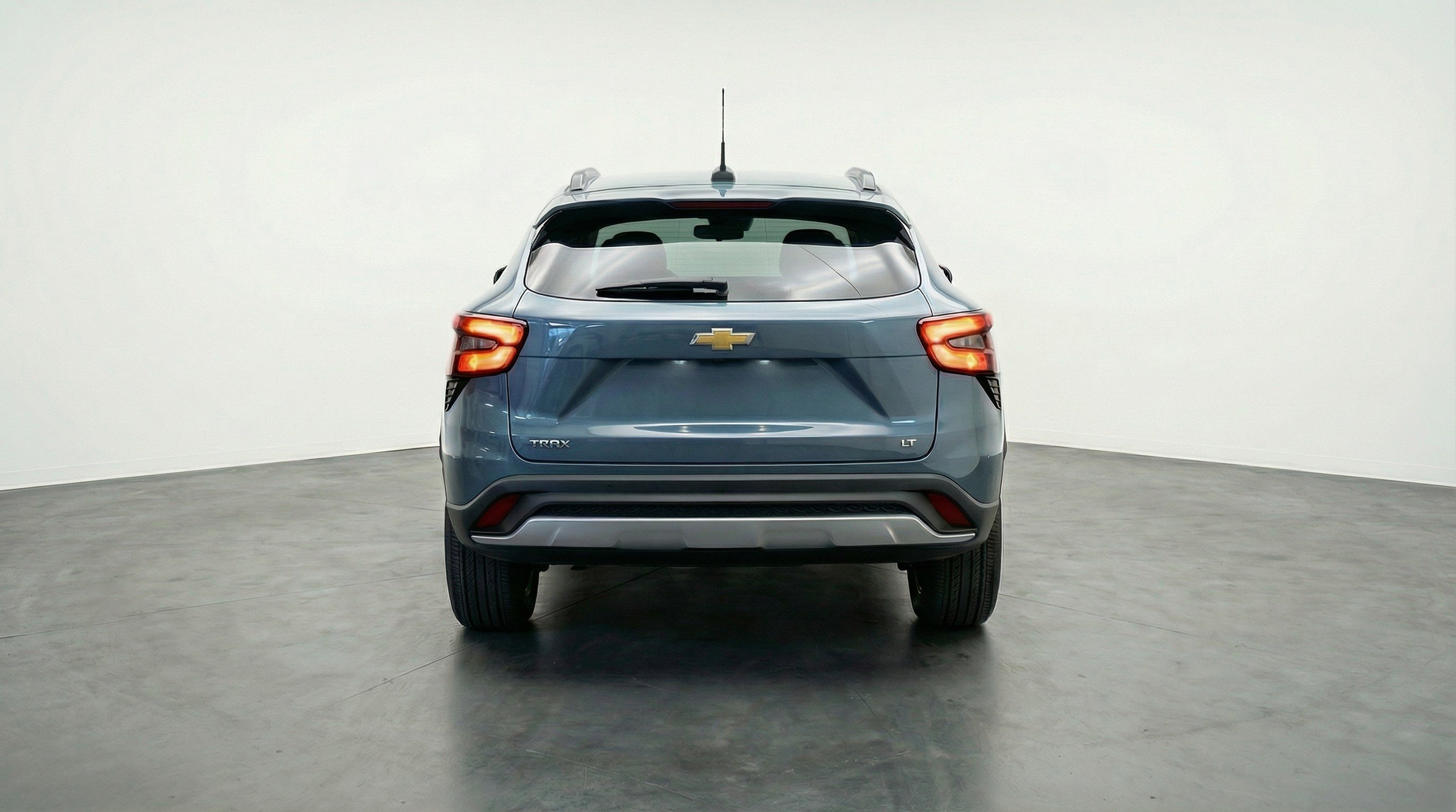 Used 2025 Chevrolet Trax LT w/ LT Convenience Package image 7