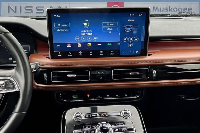 Used 2021 Lincoln Nautilus Reserve w/ Class II Trailer Tow Package image 9