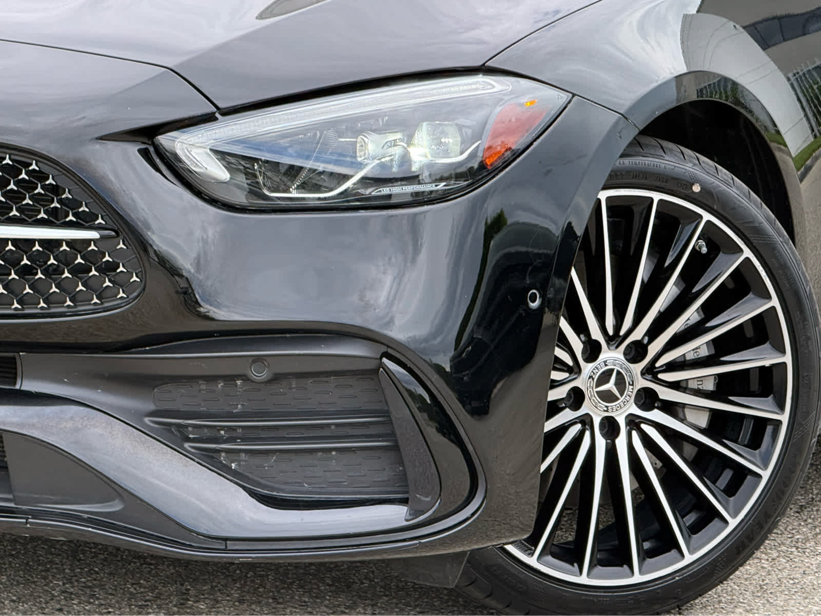 Used 2024 Mercedes-Benz C 300 Sedan image 3