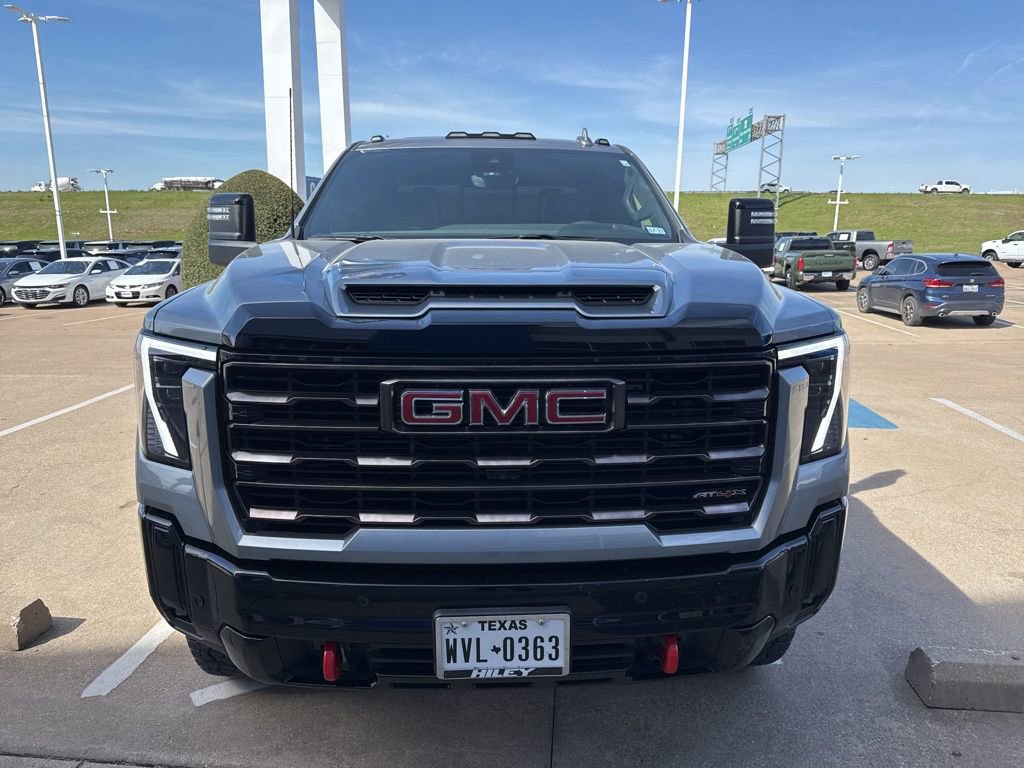 Used 2025 GMC Sierra 2500 AT4X image 2