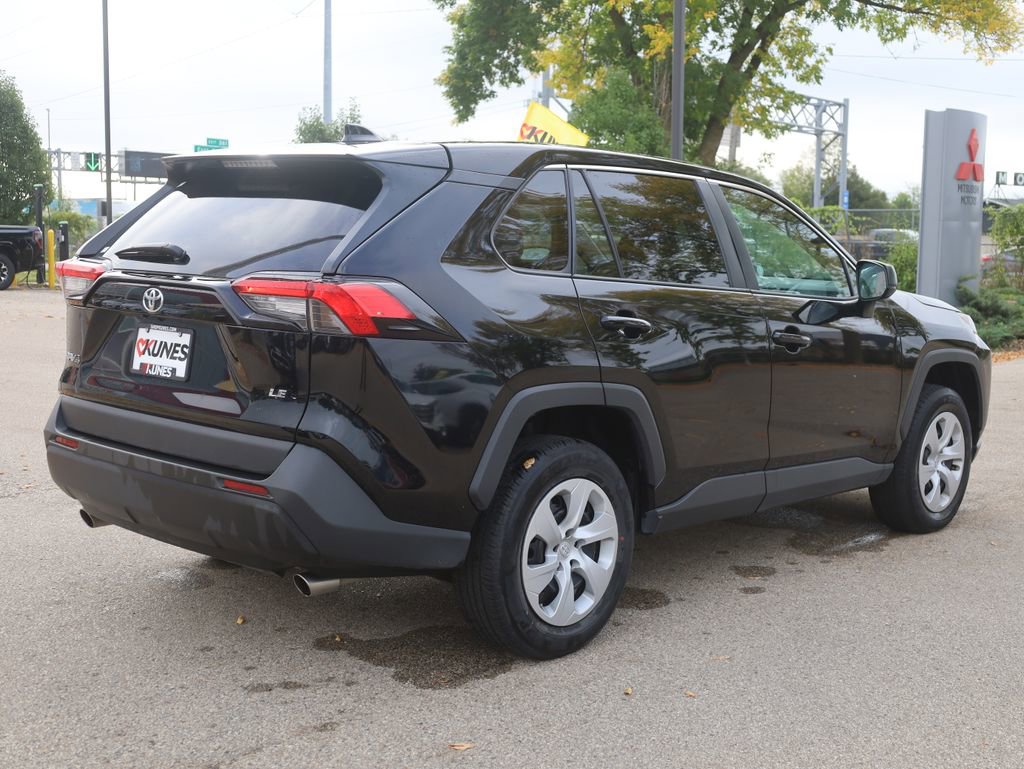 Used 2024 Toyota RAV4 LE image 10