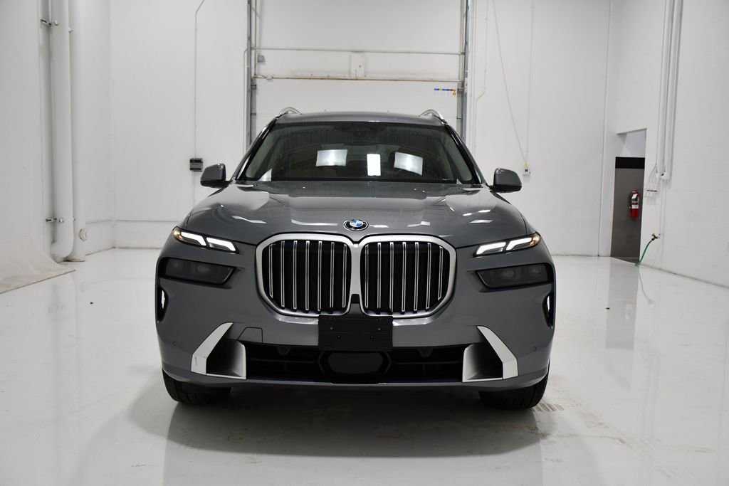 Used 2024 BMW X7 xDrive40i image 2