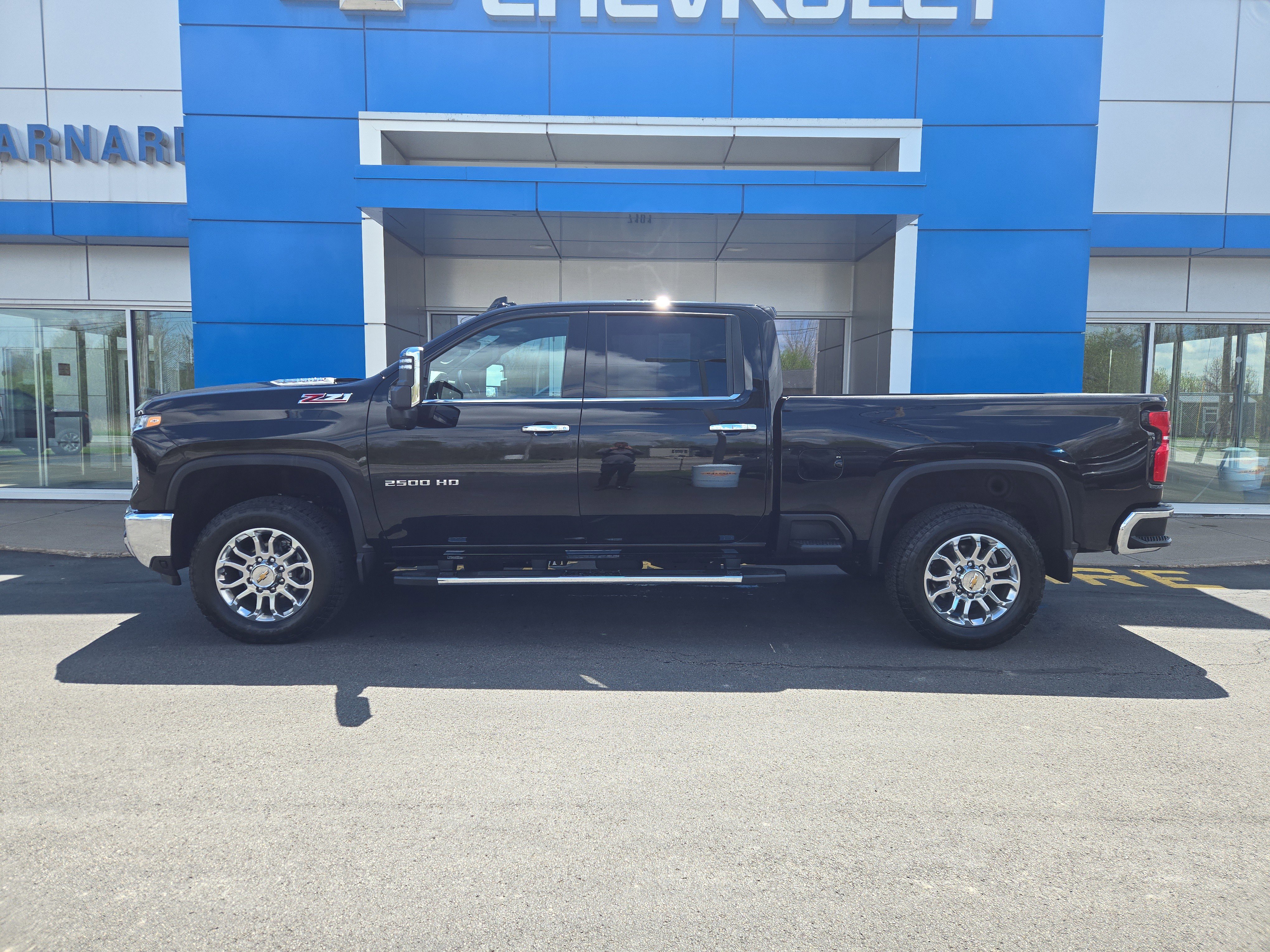 Certified 2025 Chevrolet Silverado 2500 LTZ w/ LTZ Premium Package AWD/4WD image 6