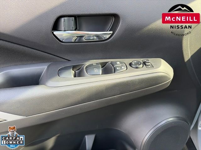 Used 2023 Nissan Kicks SV image 17