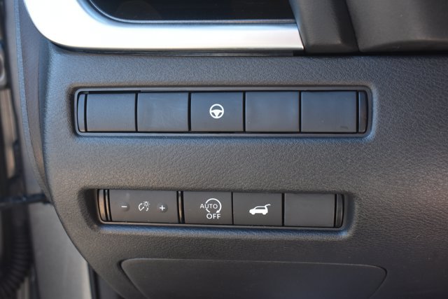 Used 2024 Nissan Rogue SV FWD image 25