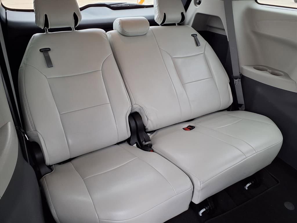Certified 2022 Toyota Sienna LE image 21