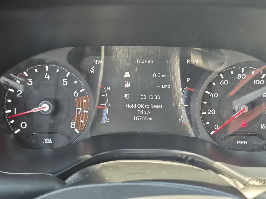 Used 2025 Jeep Compass Trailhawk AWD/4WD image 16