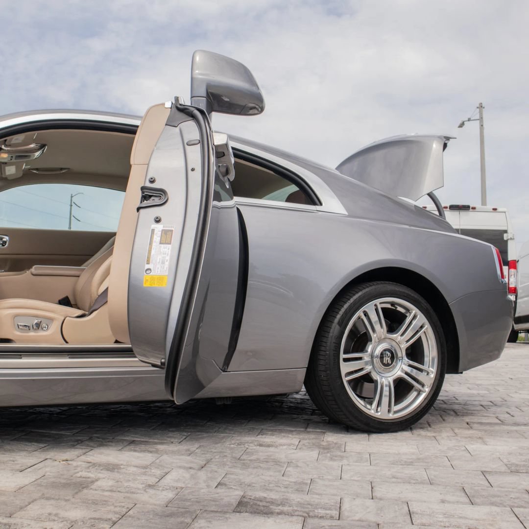 Used 2019 Rolls-Royce Wraith RWD image 46