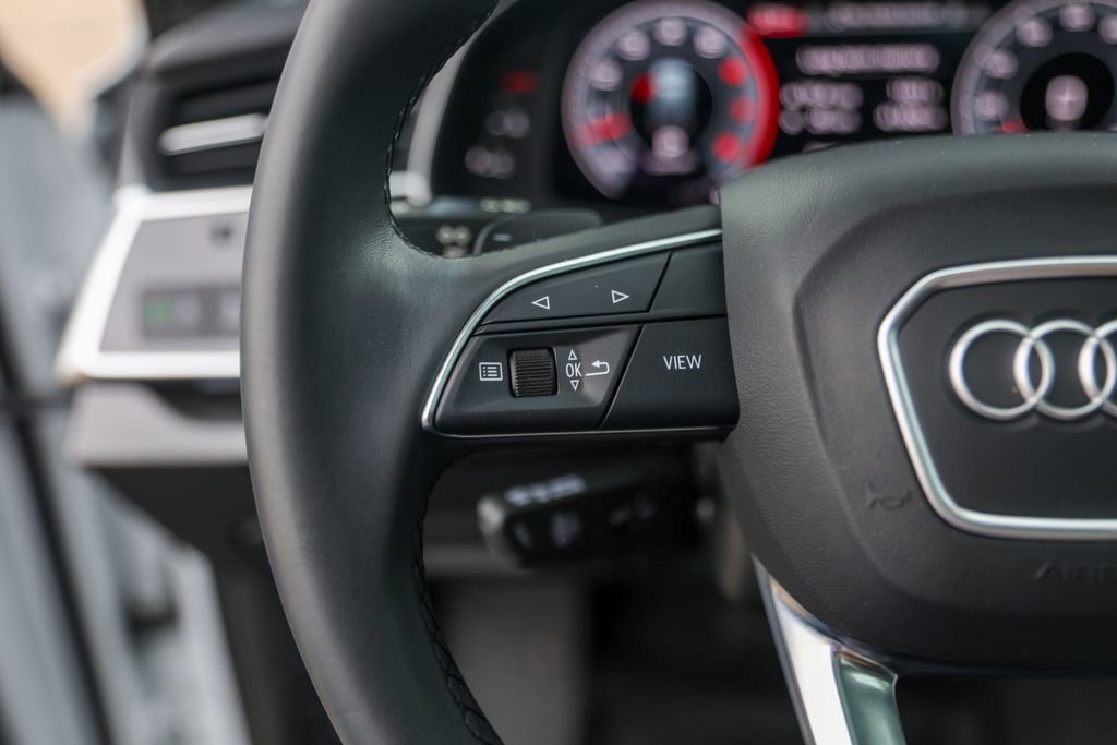 Used 2021 Audi Q7 3.0T Premium Plus image 14