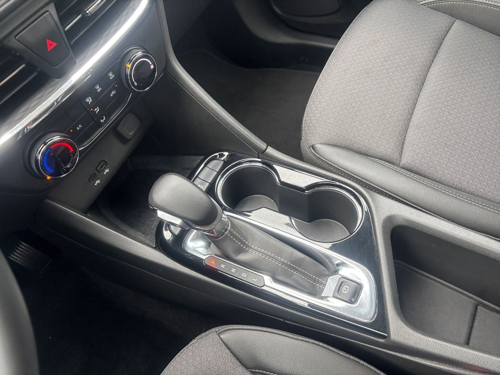 Used 2025 Buick Encore GX Preferred FWD image 40