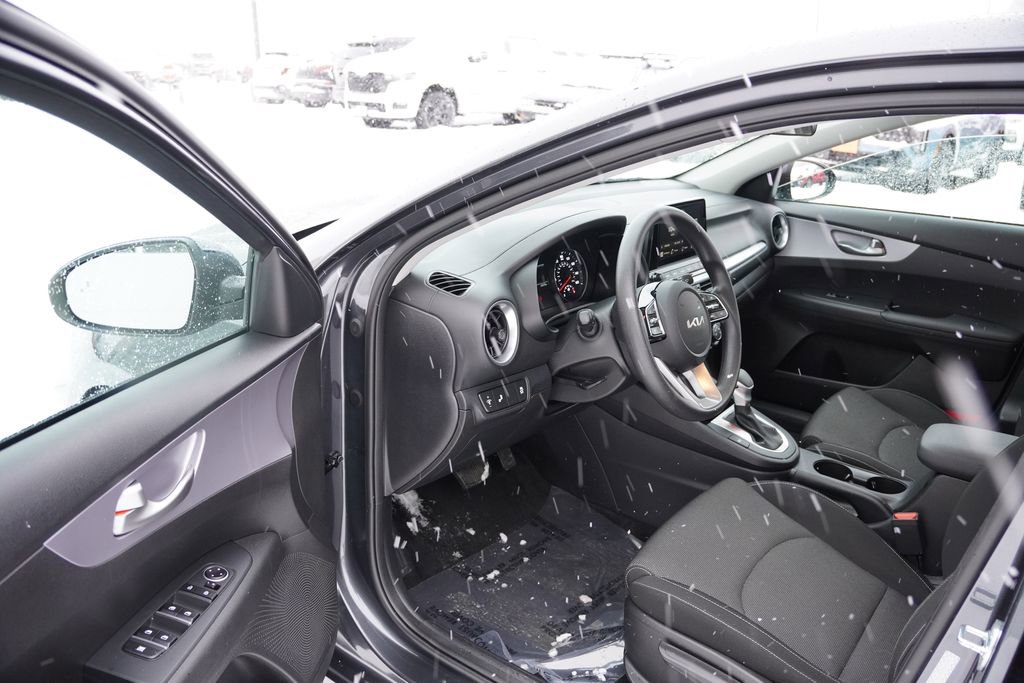 Certified 2022 Kia Forte LXS w/ LXS Technology Package image 15