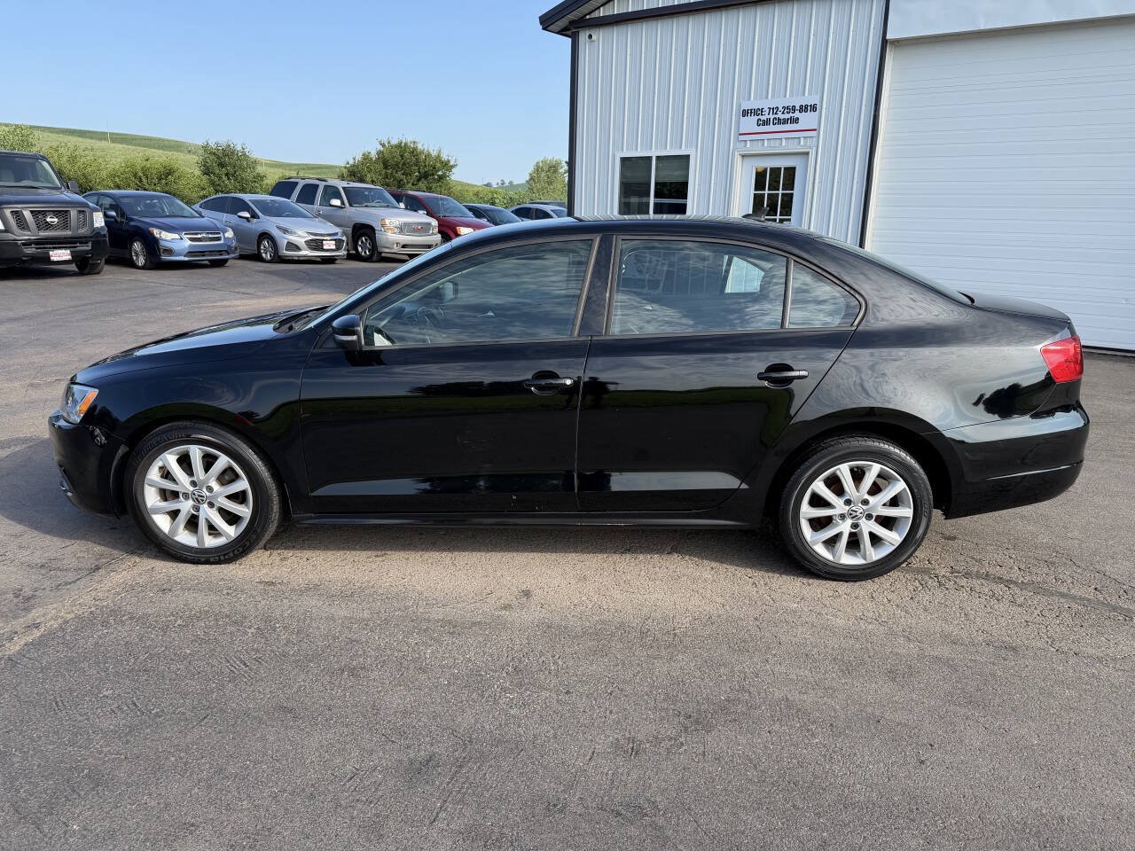 Used 2012 Volkswagen Jetta SE FWD image 2