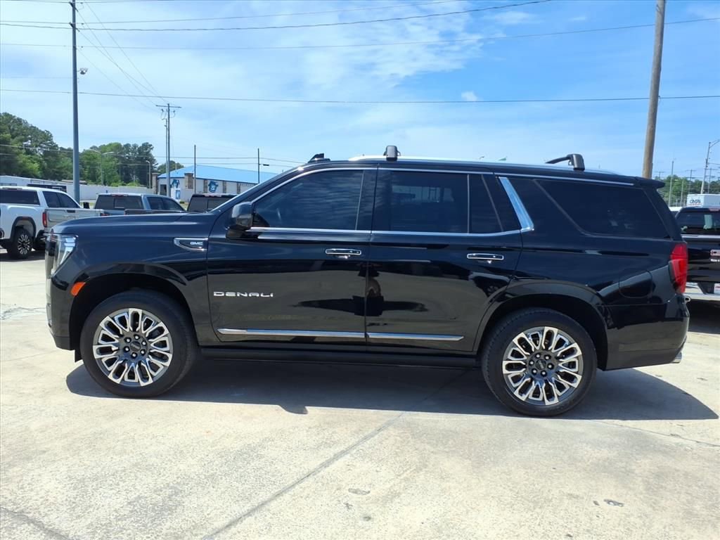 Used 2024 GMC Yukon Denali Ultimate AWD/4WD image 4