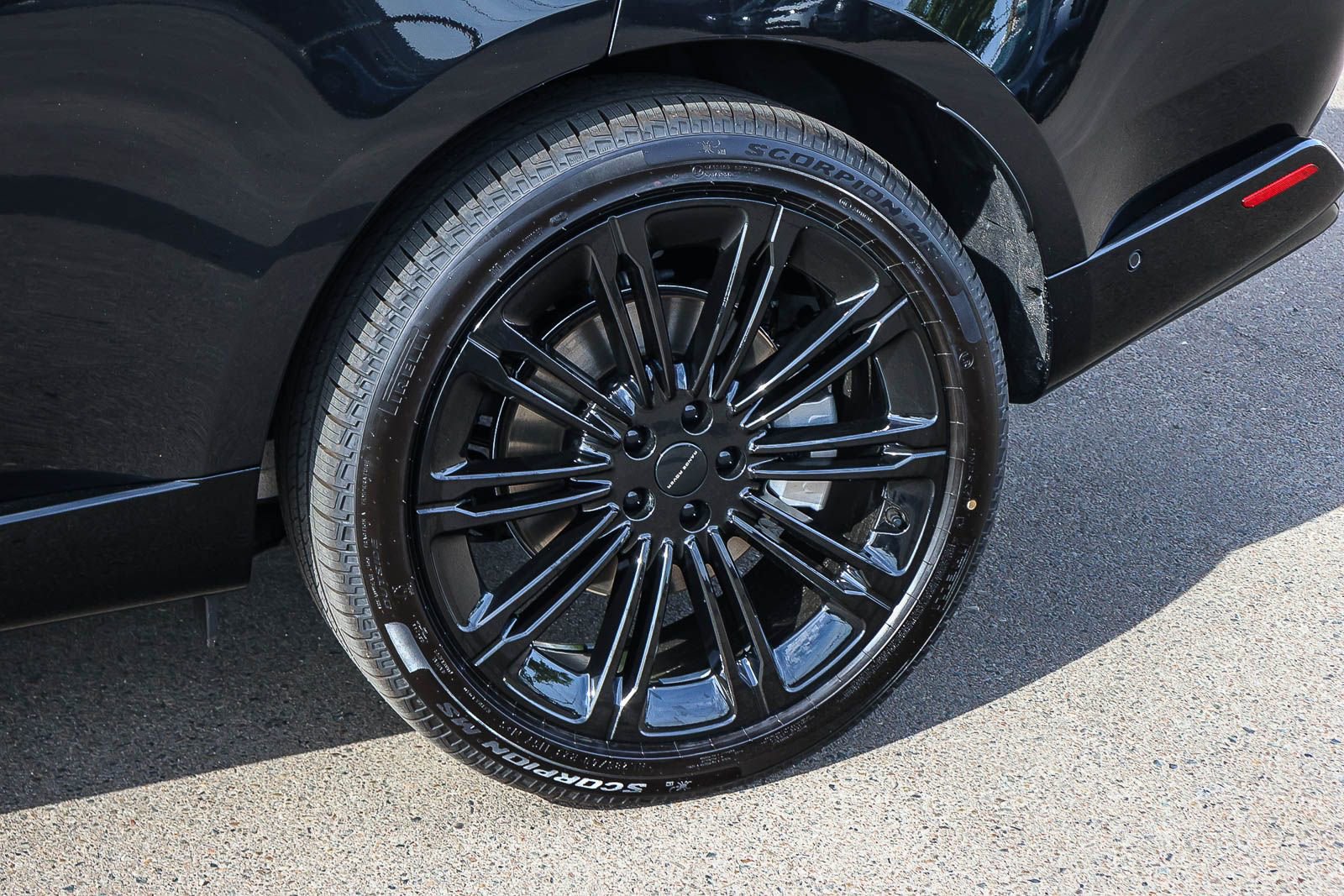 New 2026 Land Rover Range Rover SE image 10