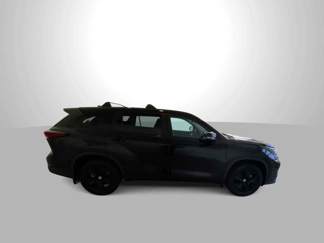 Certified 2024 Toyota Highlander LE AWD/4WD image 9