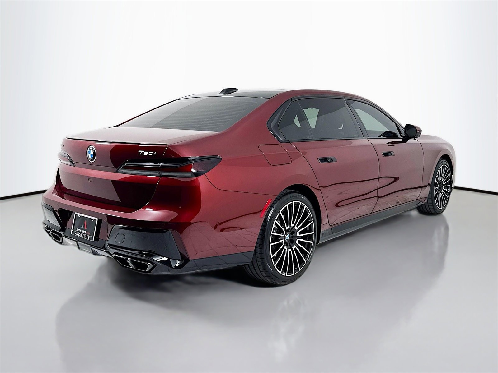 Used 2025 BMW 760i xDrive w/ Executive Package image 7