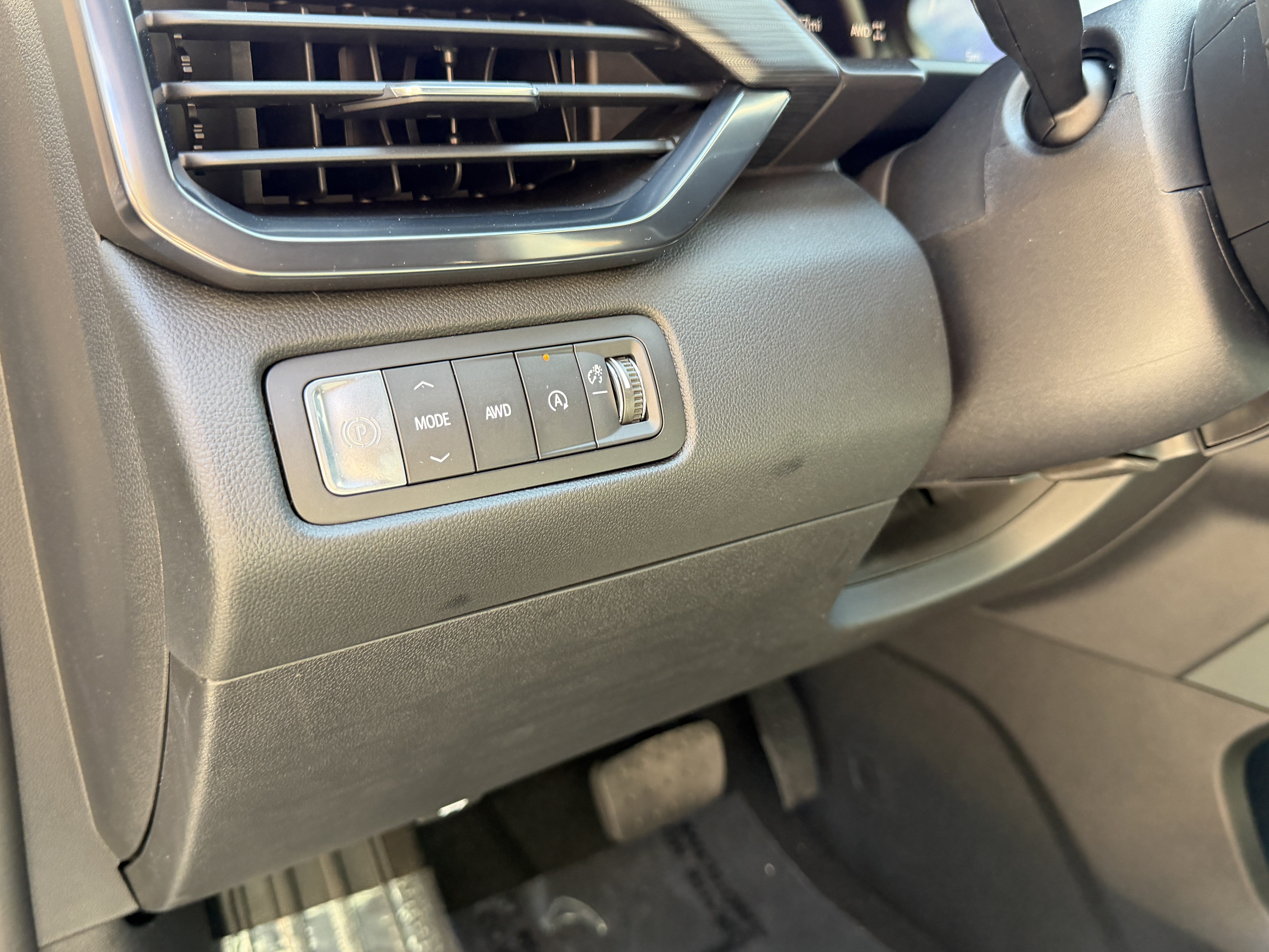 New 2026 GMC Acadia AT4 w/ Luxury Package AWD/4WD image 12