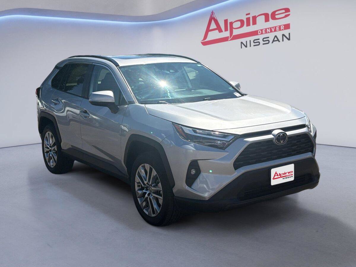Used 2022 Toyota RAV4 XLE Premium AWD/4WD image 7