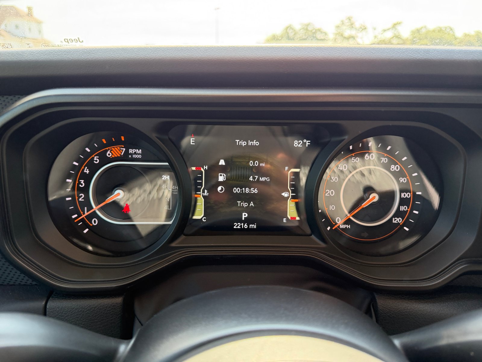 Used 2025 Jeep Wrangler Unlimited Rubicon AWD/4WD image 15