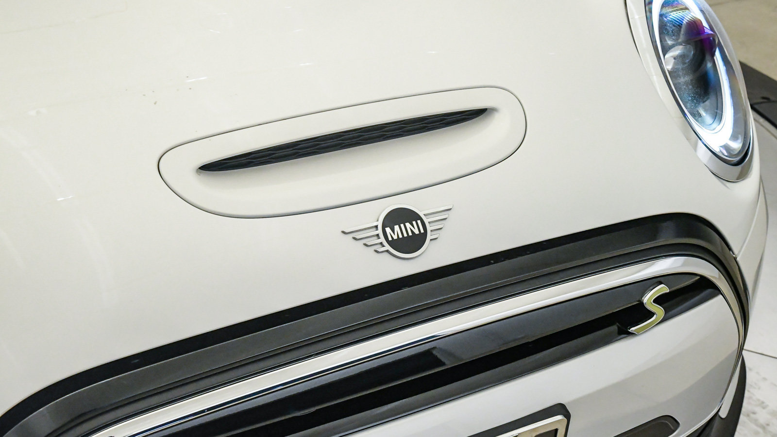 Certified 2024 MINI Cooper SE FWD image 8