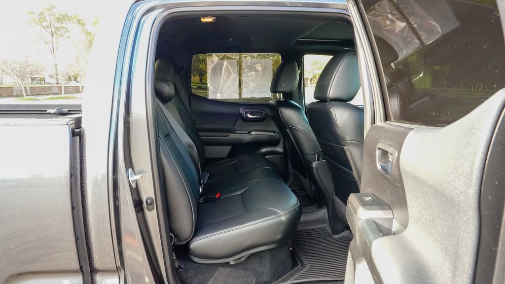 Used 2022 Toyota Tacoma image 11