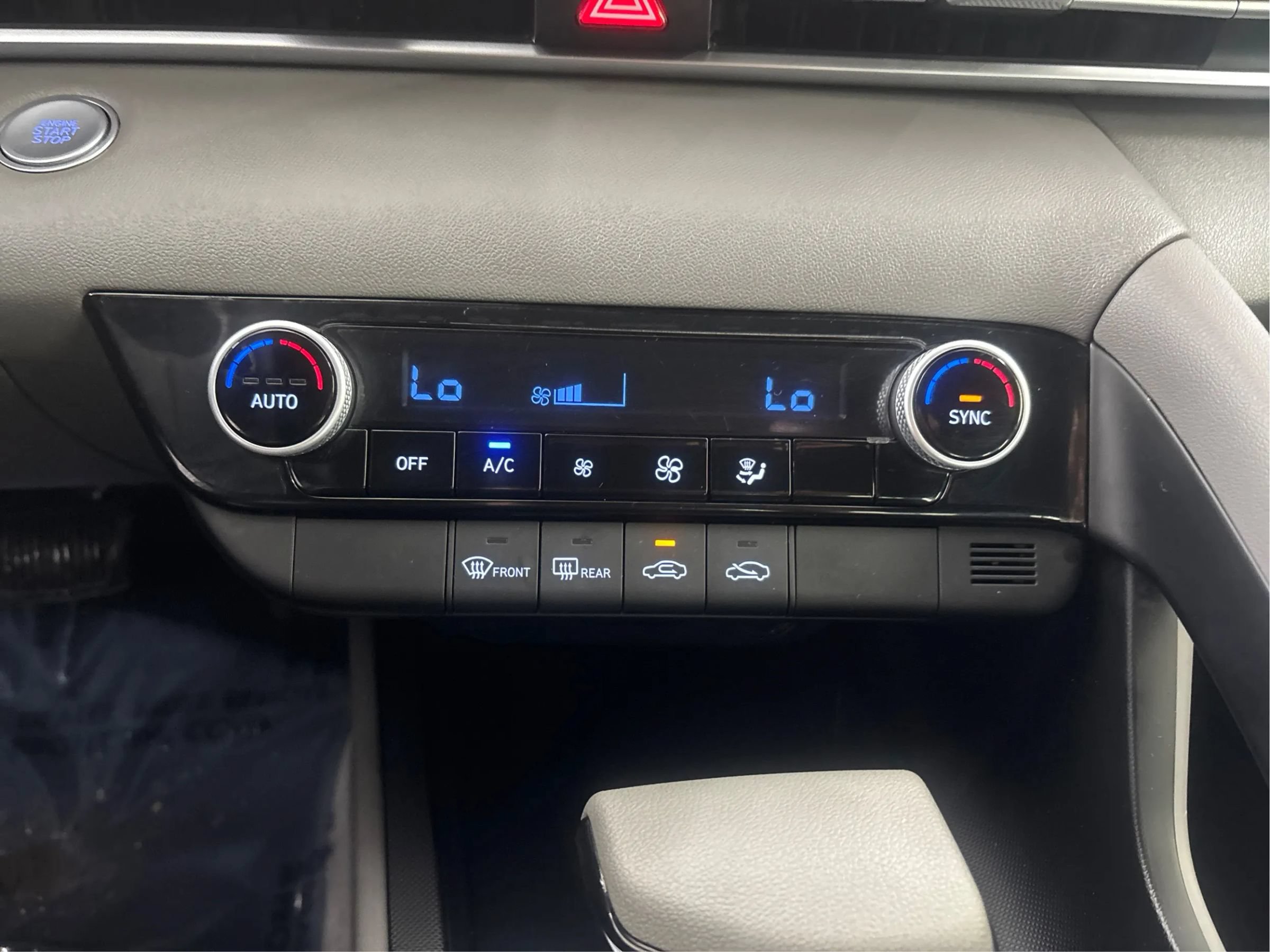 Used 2023 Hyundai Elantra SEL w/ Cargo Package FWD image 33