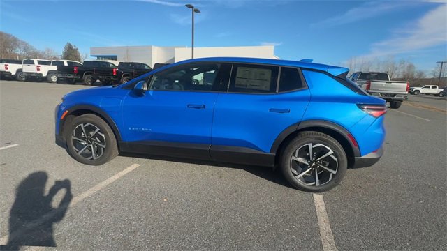 New 2026 Chevrolet Equinox EV LT image 2