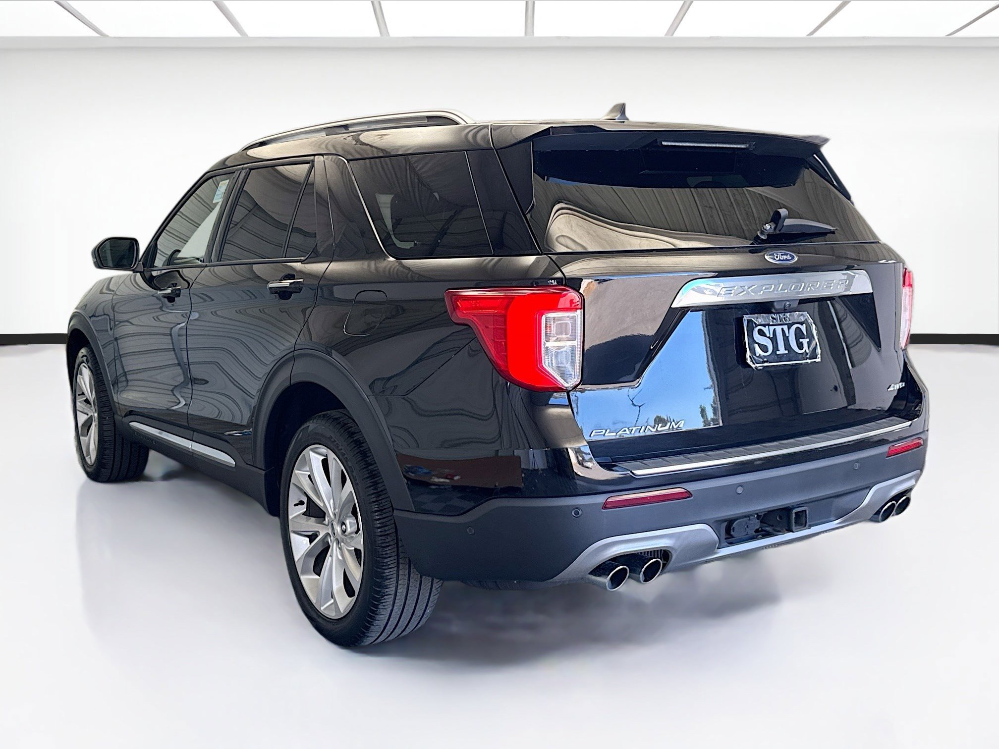 Used 2022 Ford Explorer Platinum w/ Equipment Group 601A image 6