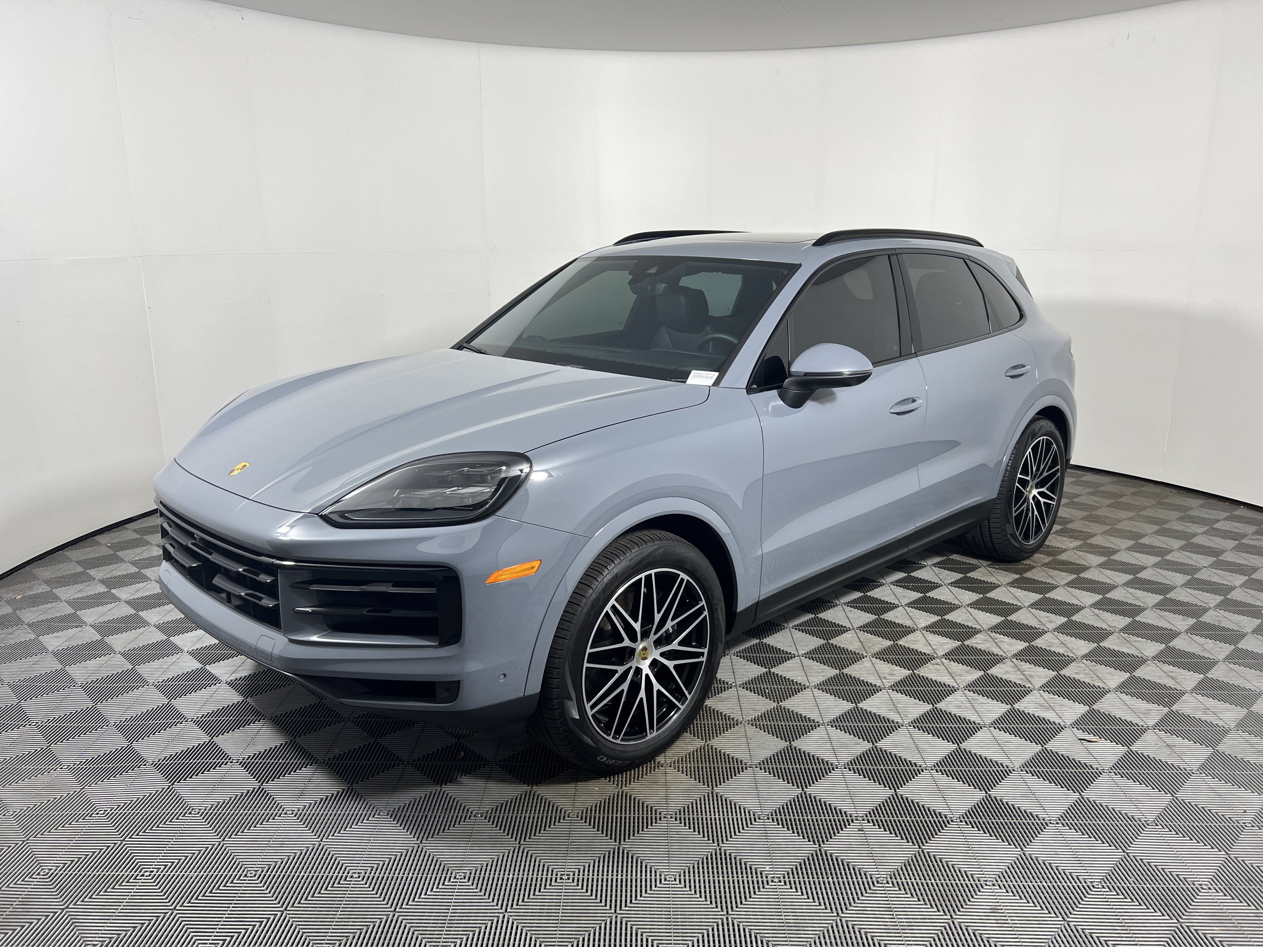 Certified 2024 Porsche Cayenne AWD/4WD image 11