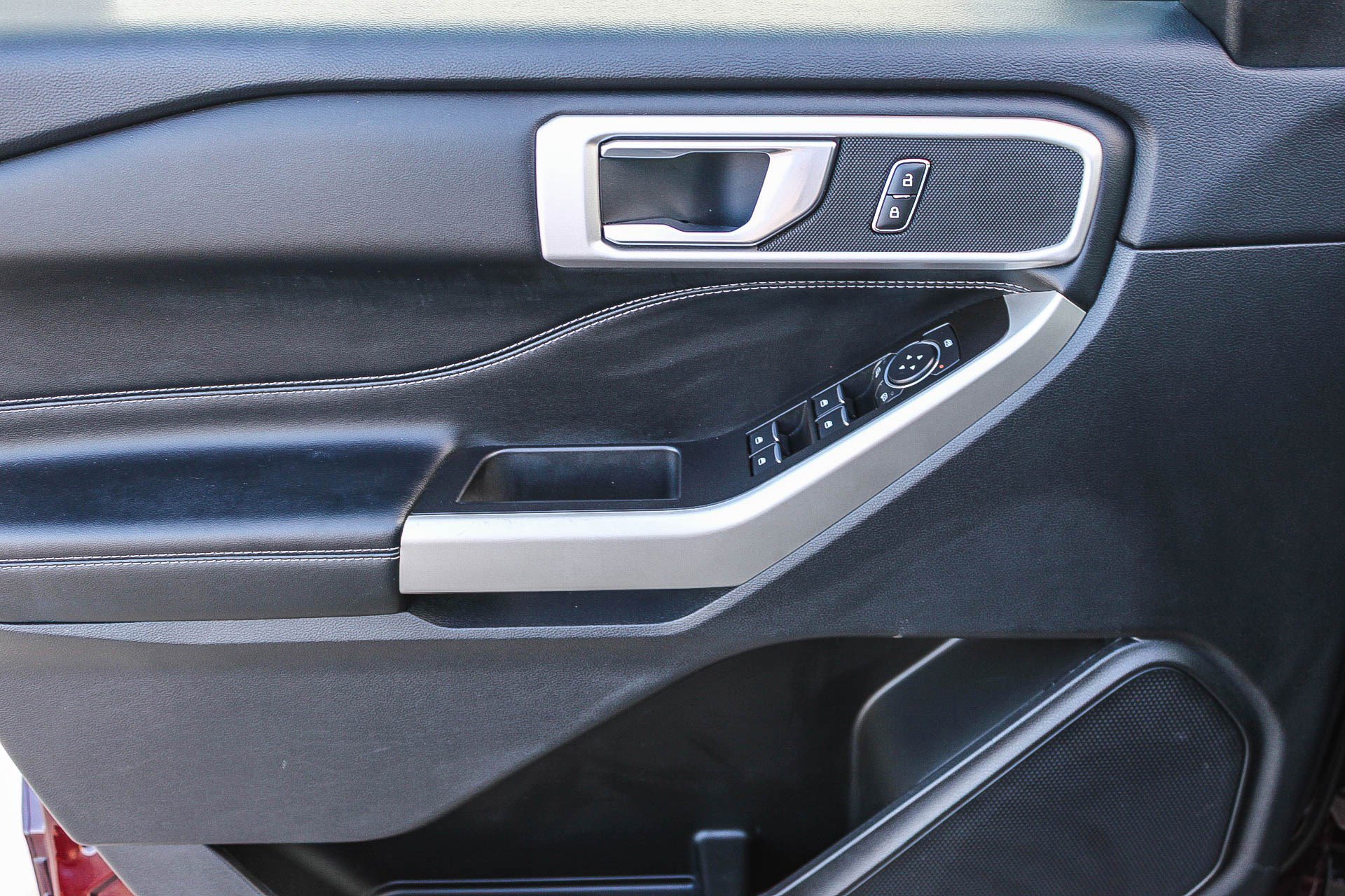 Used 2022 Ford Explorer XLT image 21