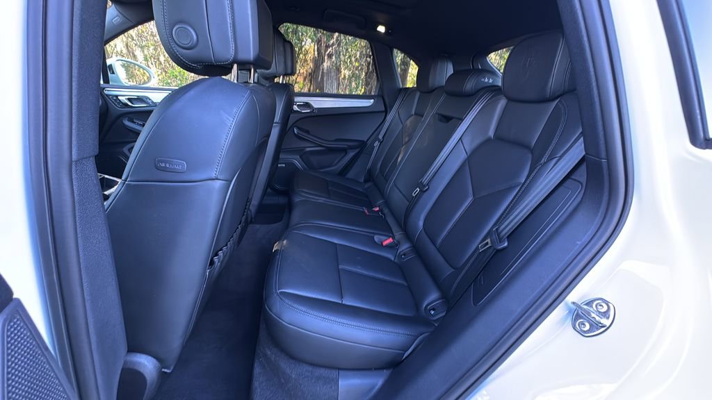Used 2026 Porsche Macan image 17