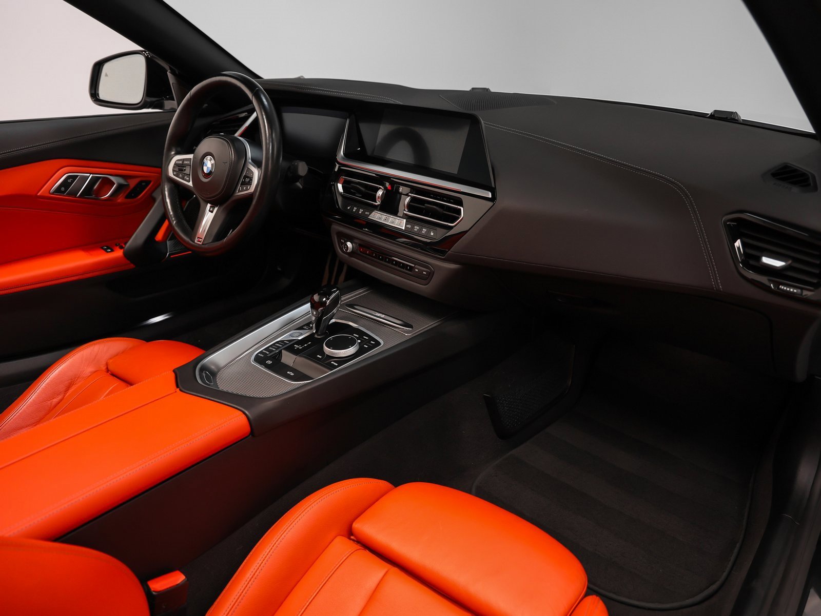 Used 2022 BMW Z4 M40i w/ Premium Package image 32