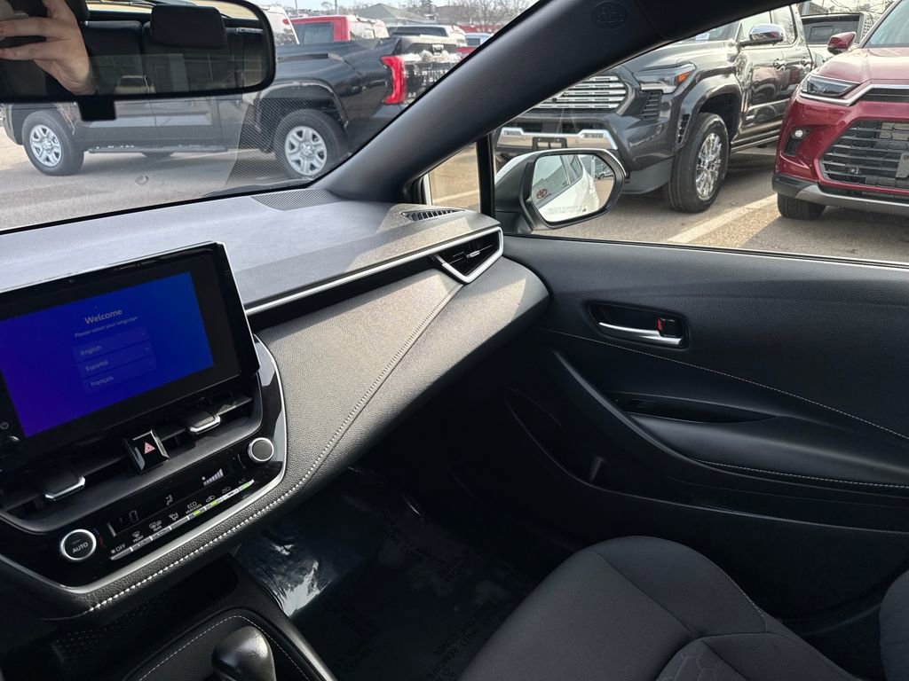 Used 2025 Toyota Corolla SE image 28