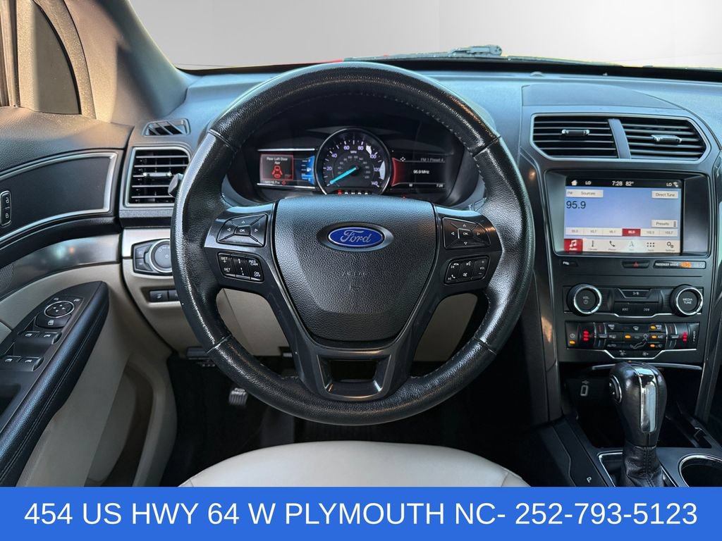 Used 2019 Ford Explorer XLT w/ Equipment Group 202A FWD image 12