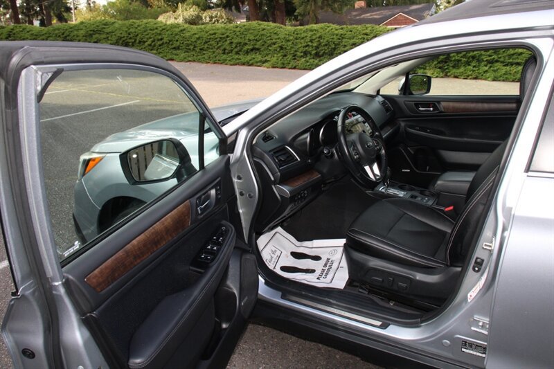 Used 2016 Subaru Outback 3.6R Limited AWD/4WD image 5