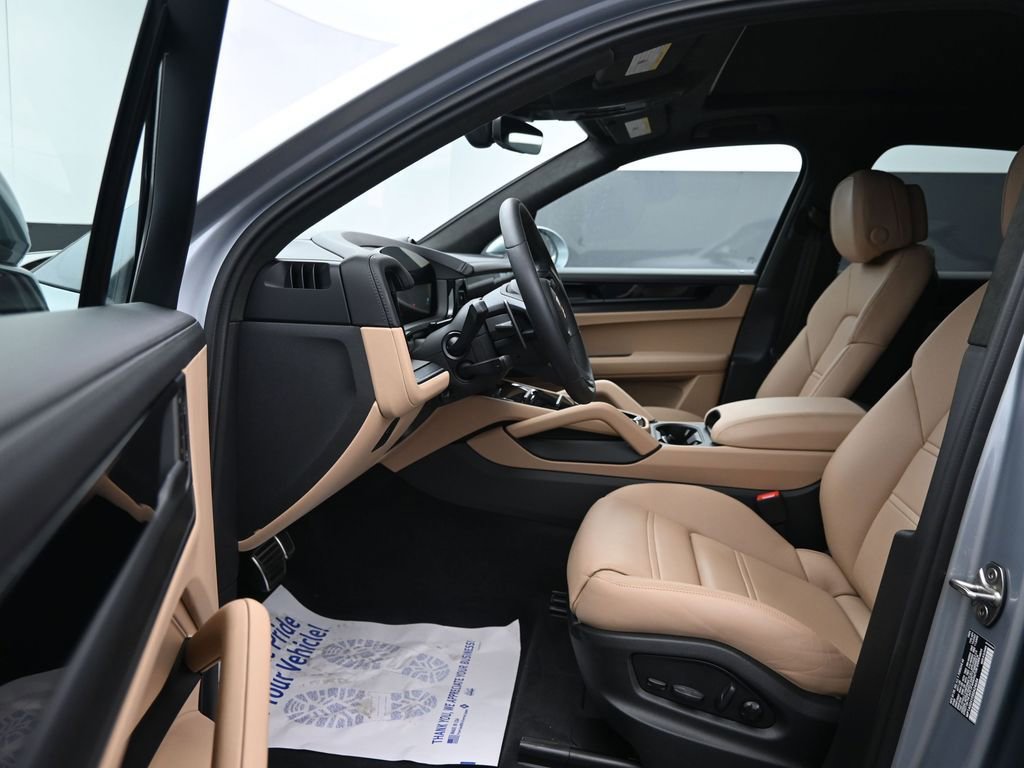 Certified 2025 Porsche Cayenne GTS image 16