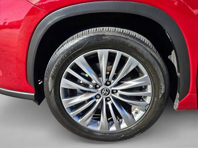 Used 2020 Toyota Highlander Platinum FWD image 24