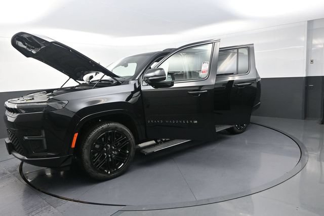 New 2026 Jeep Grand Wagoneer L Limited AWD/4WD image 36