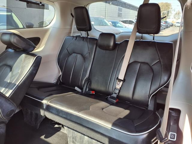 Used 2022 Chrysler Pacifica Limited image 9