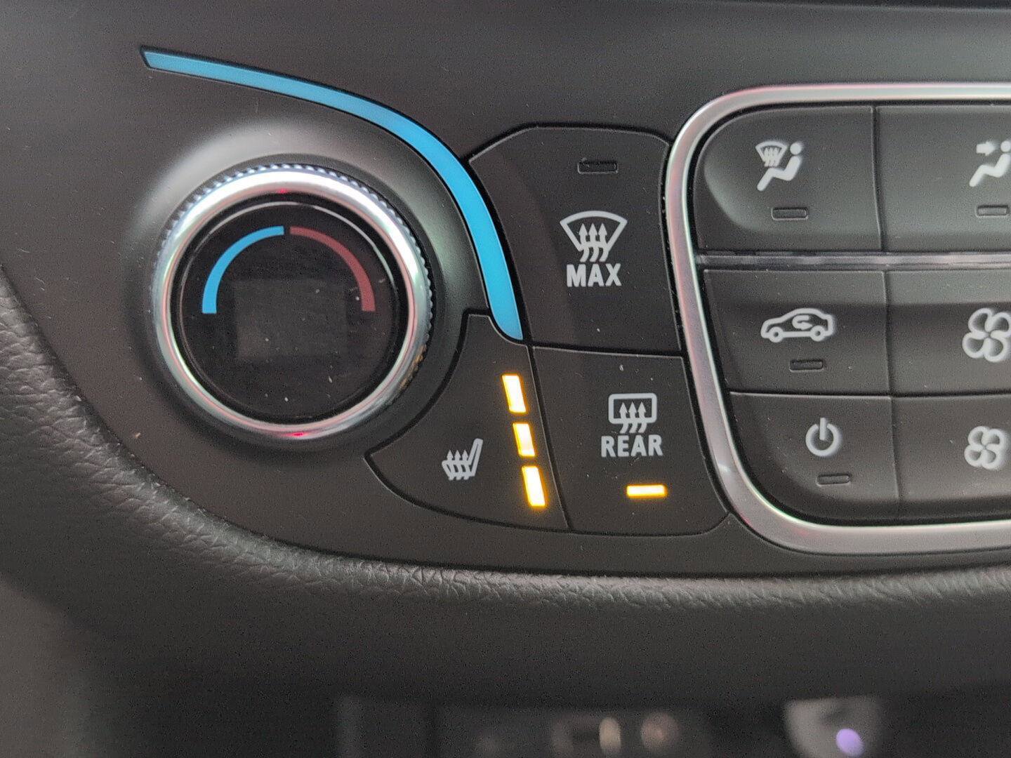 Used 2020 Chevrolet Equinox LT image 30